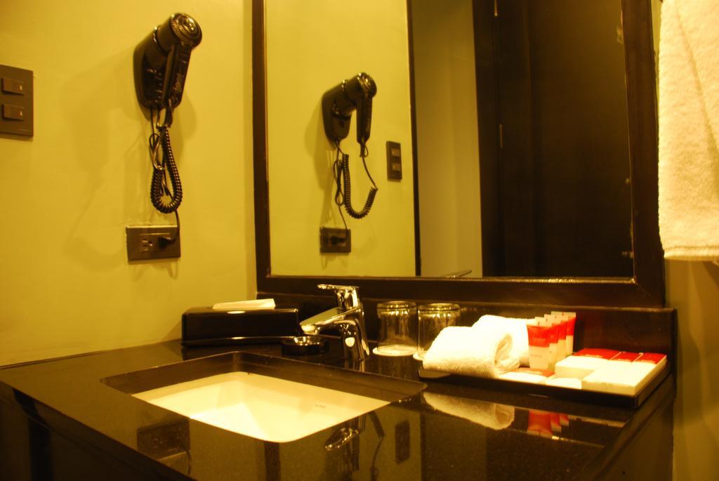Amelie Hotel Manila Dış mekan fotoğraf